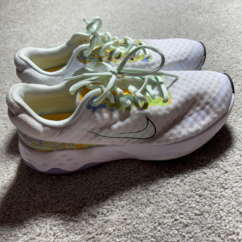 Nike Renew‎ Ride 3 White & Barely Green Women Running Shoes Sz 8